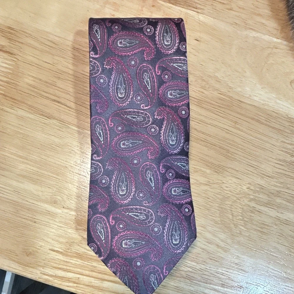 Bruno Biasi 100% Silk Pointed Tie Purple Paisley Woven One Size